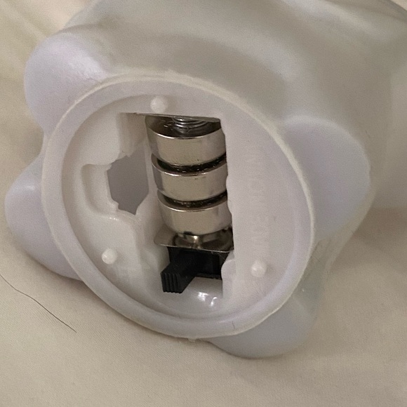 Pair of light up Elephants - Picture 7 of 15